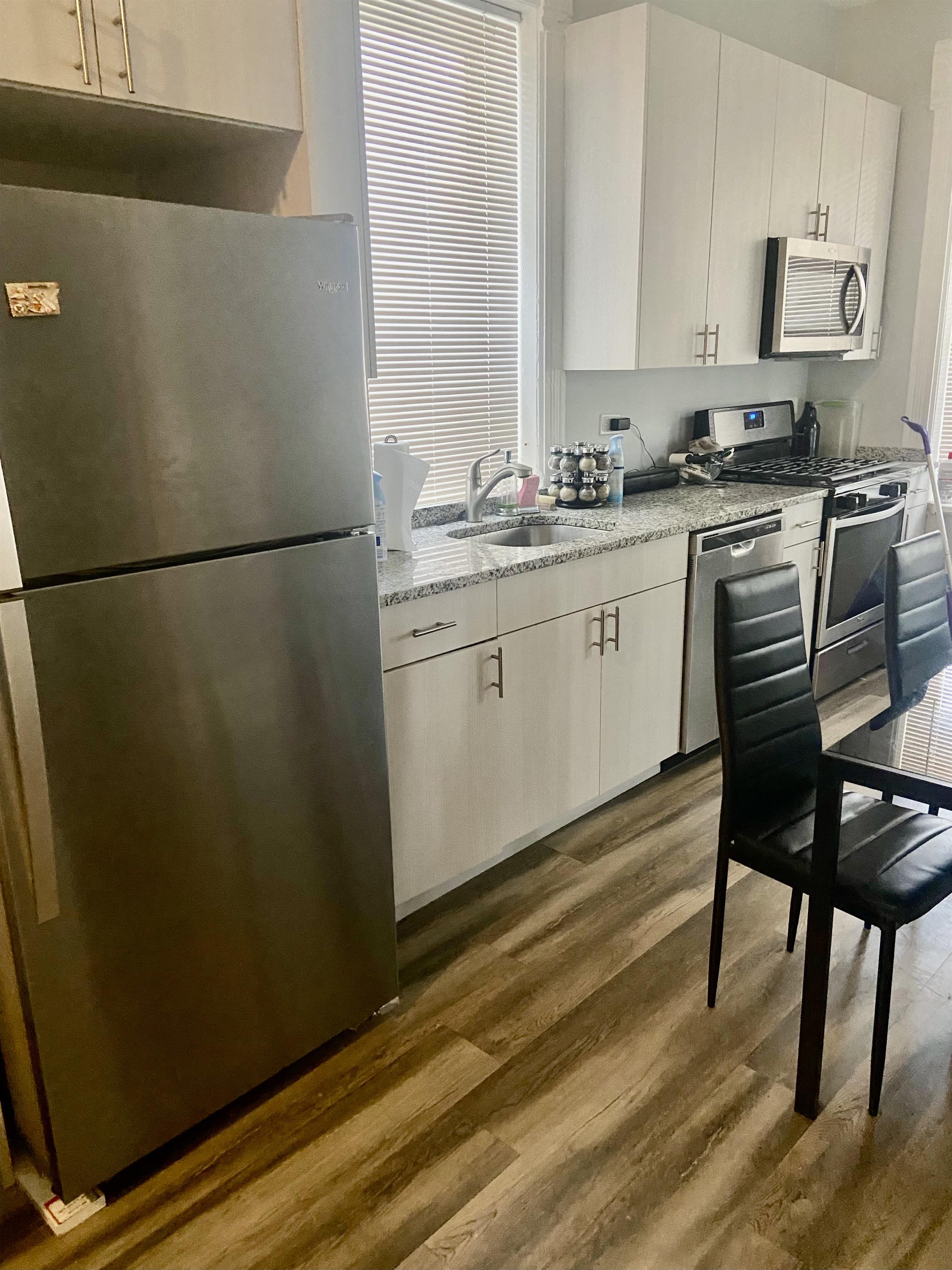 920 West 35th Place - 1R