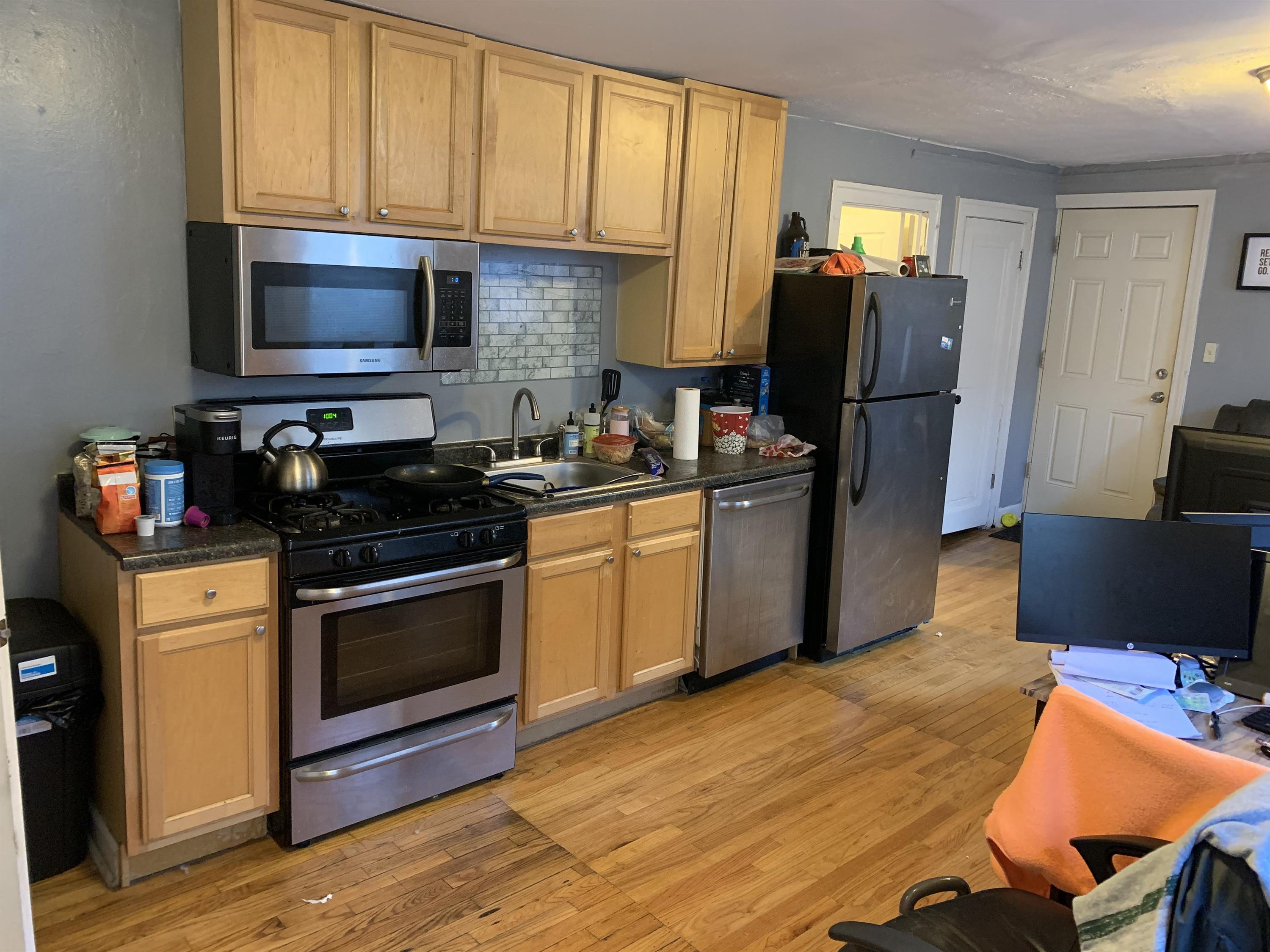 1830 W 17th Street - Coach 1